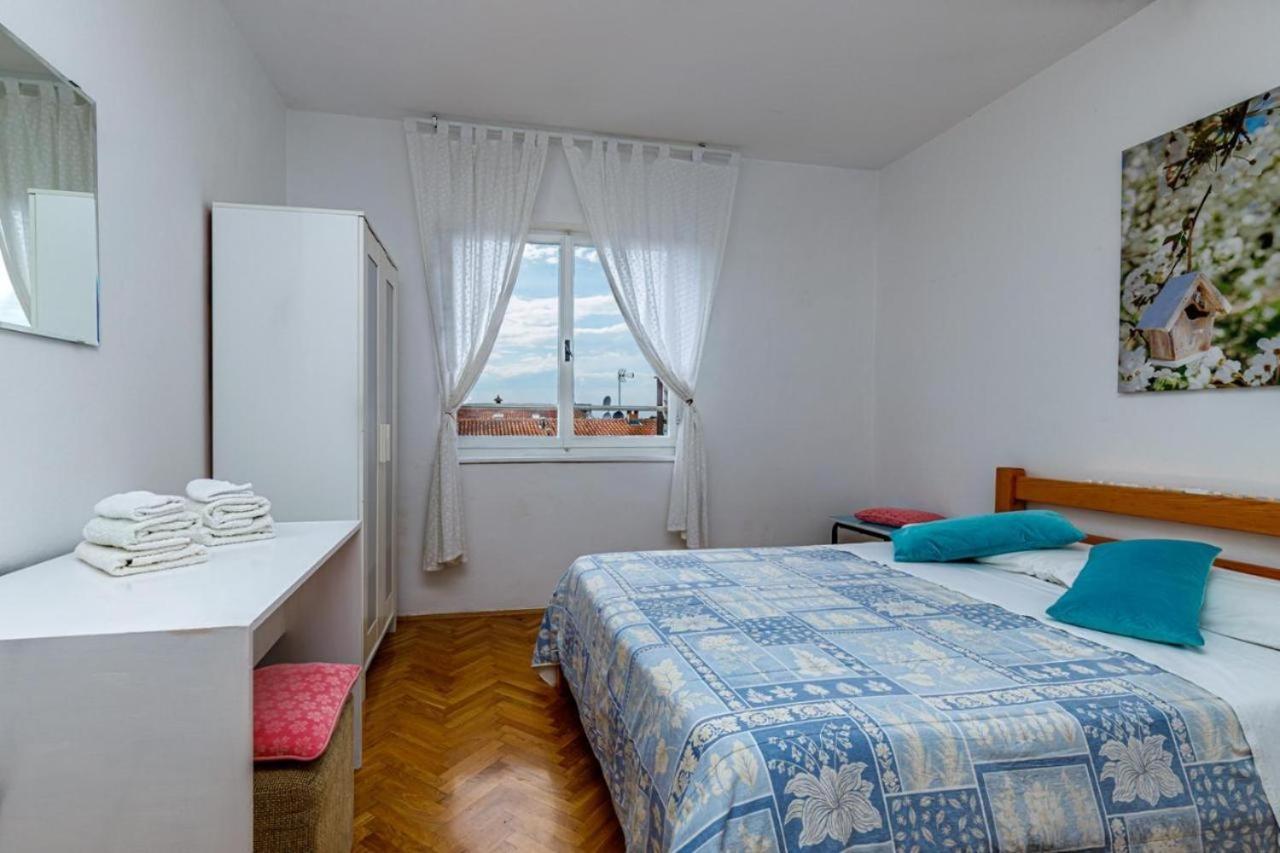 Apartman Luna 1 *